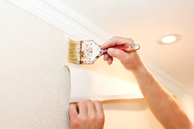 Pose de papier peint à Cers — revêtements muraux et toiles de verre
